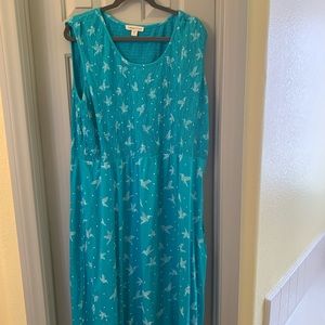 Sleeveless dress mid calf length